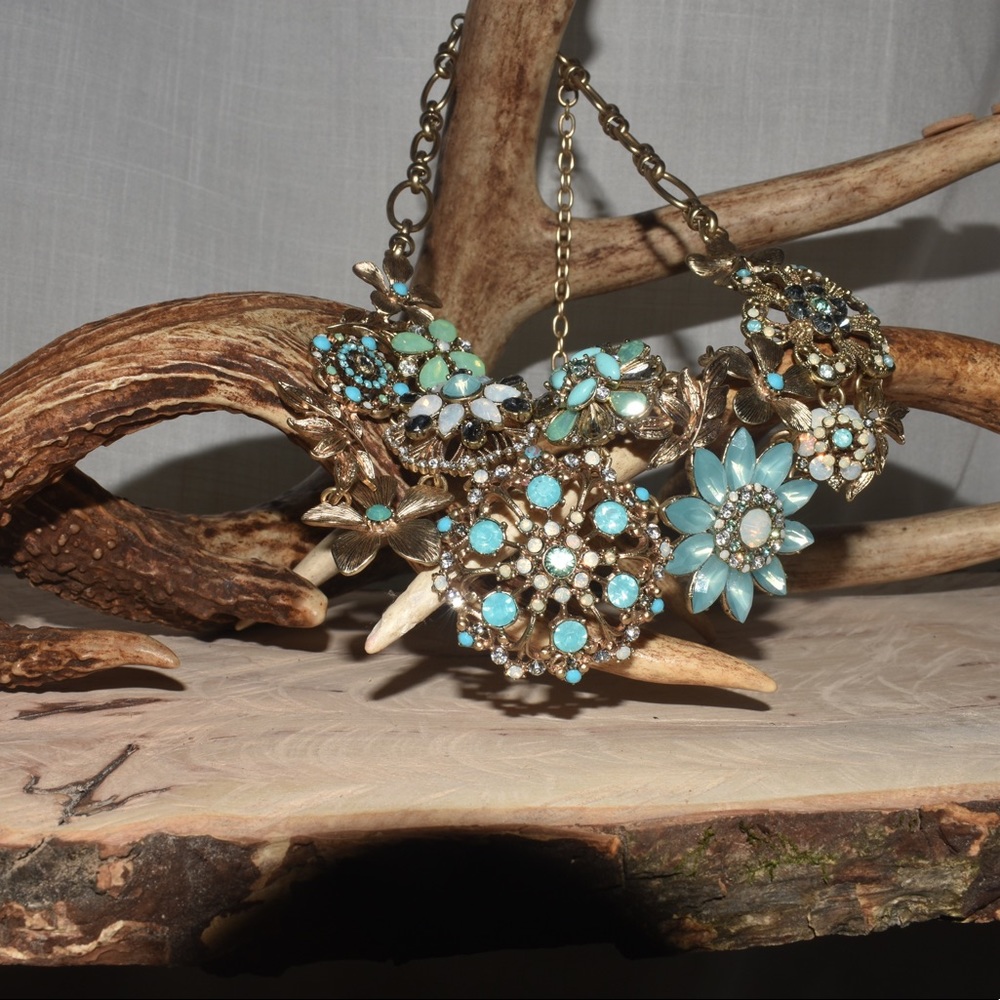Broach necklace power hour